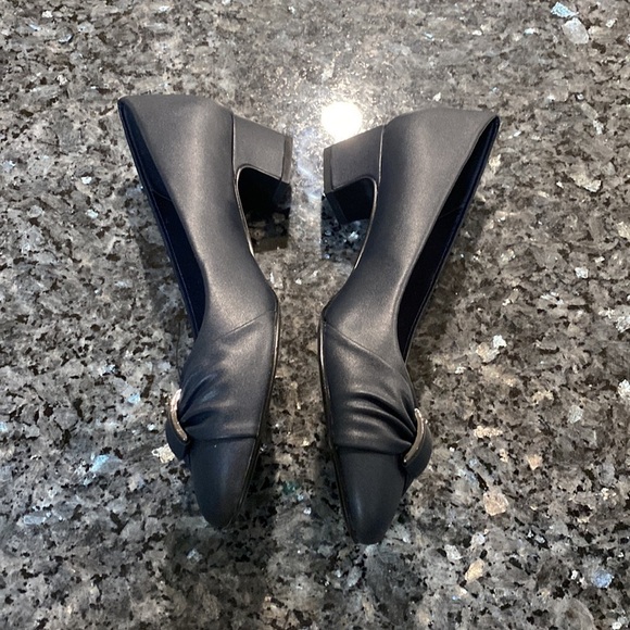 NWOT East Street Navy Pump round toe block heels | Size 8 1/2 - Picture 4 of 10